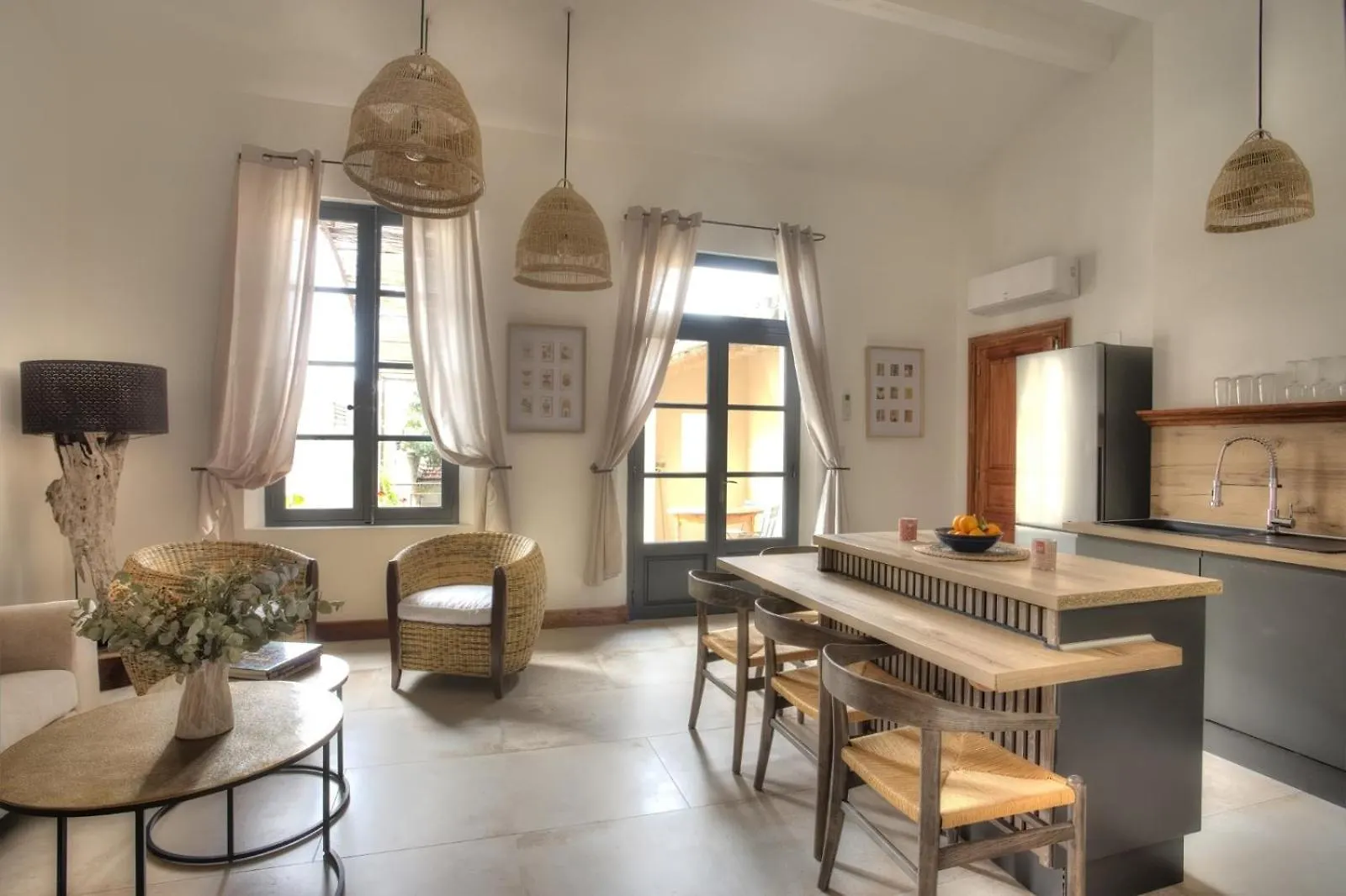 Appartement Suite Cote Sud Avec Terrasse En Centre Ville Arles Frankrijk